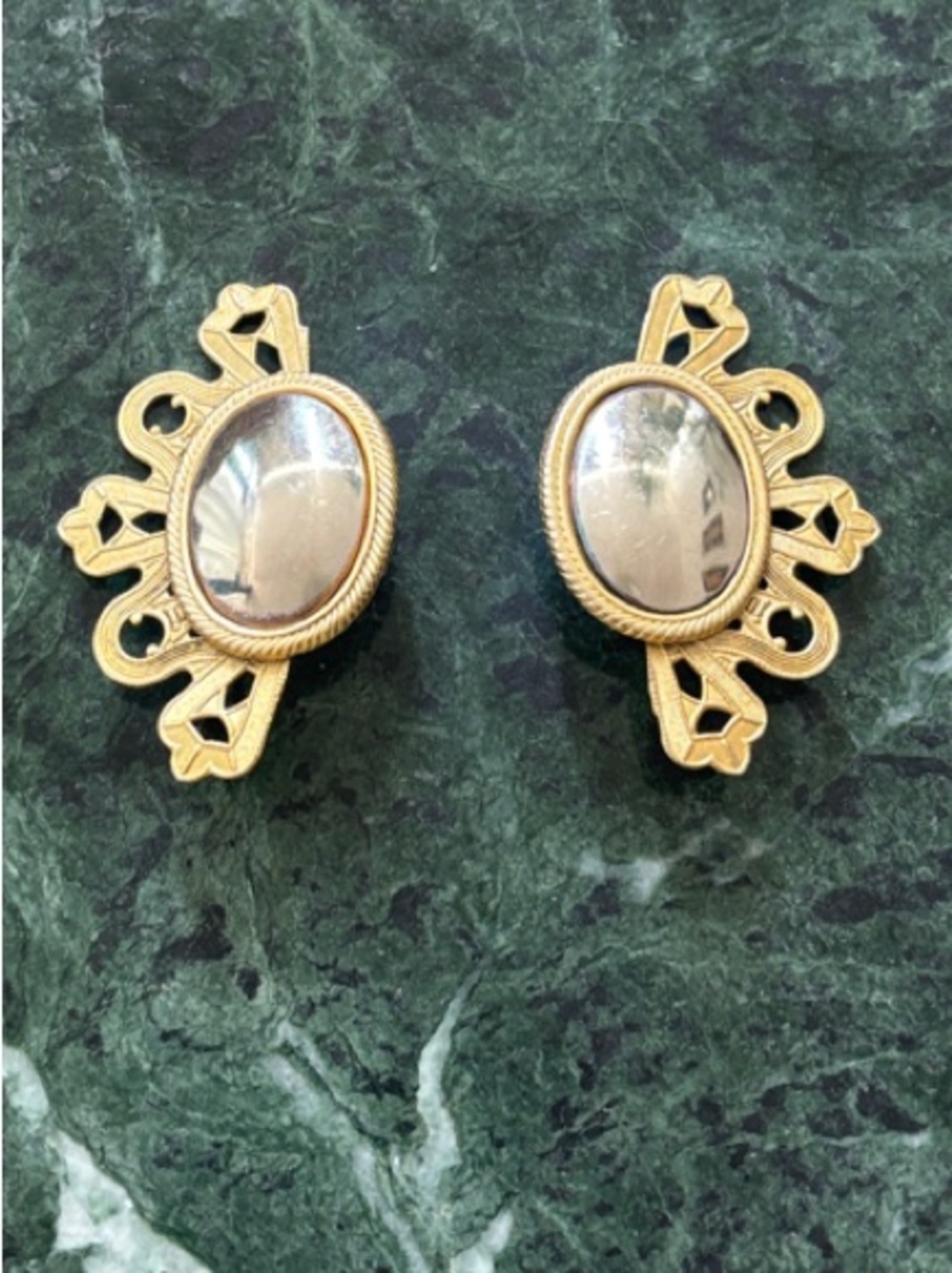Gold-Tone Filigree Vintage-Style Clip Earrings in Gold
